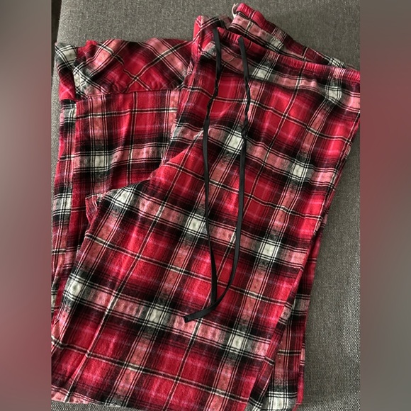 Victoria’s Secret plaided pajama set - Picture 6 of 9